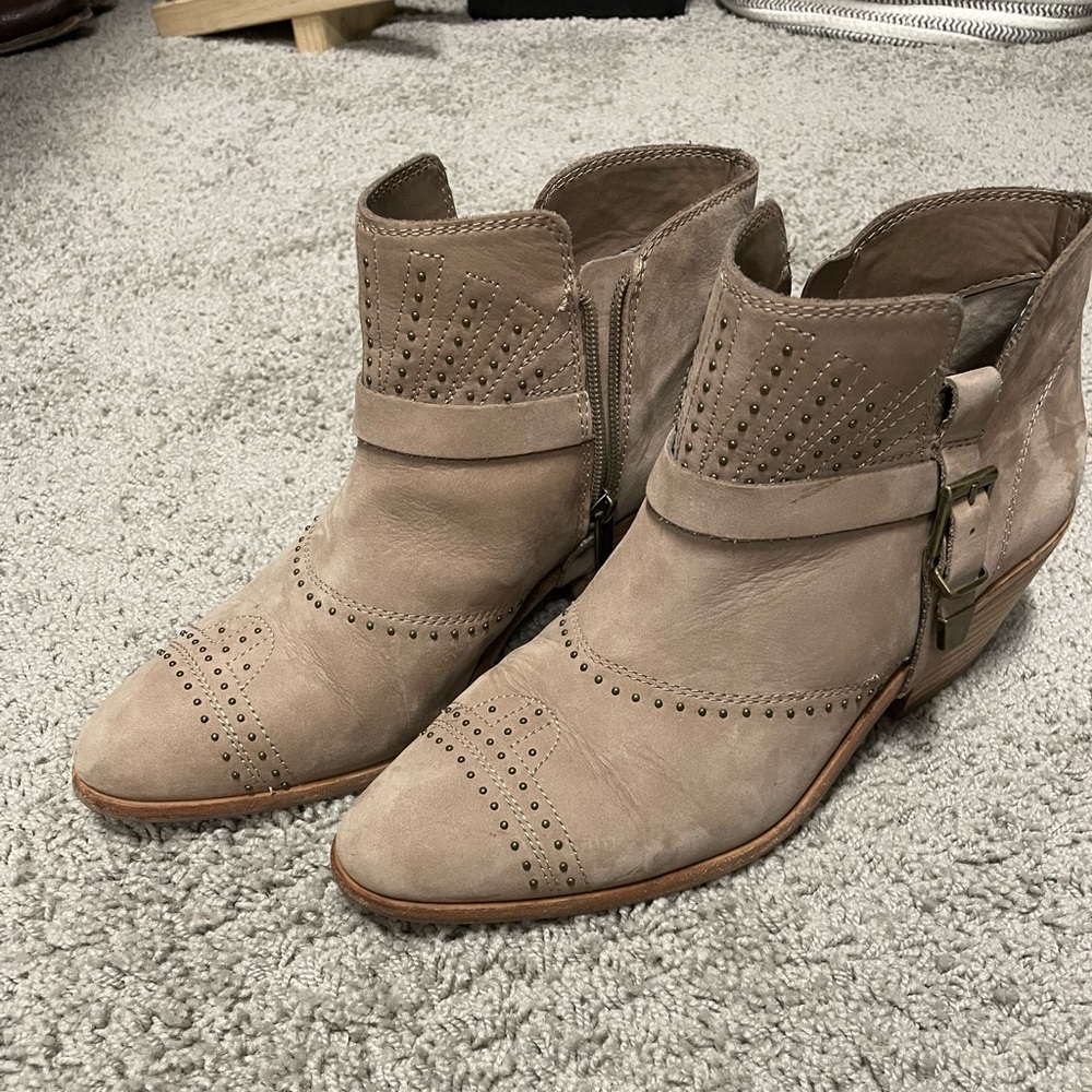 Ankle booties